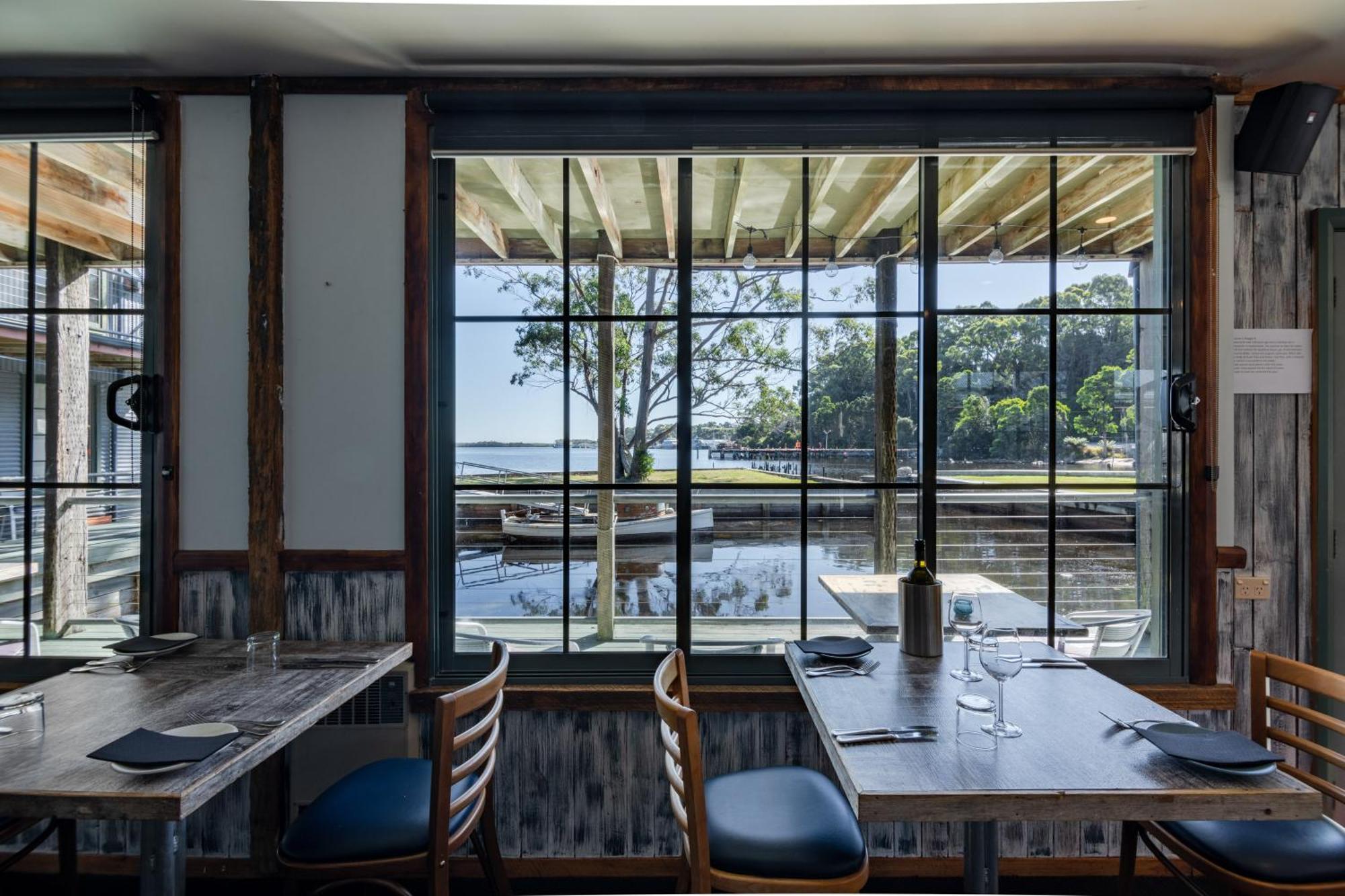 Risby Cove Boutique Hotel Strahan Exterior foto