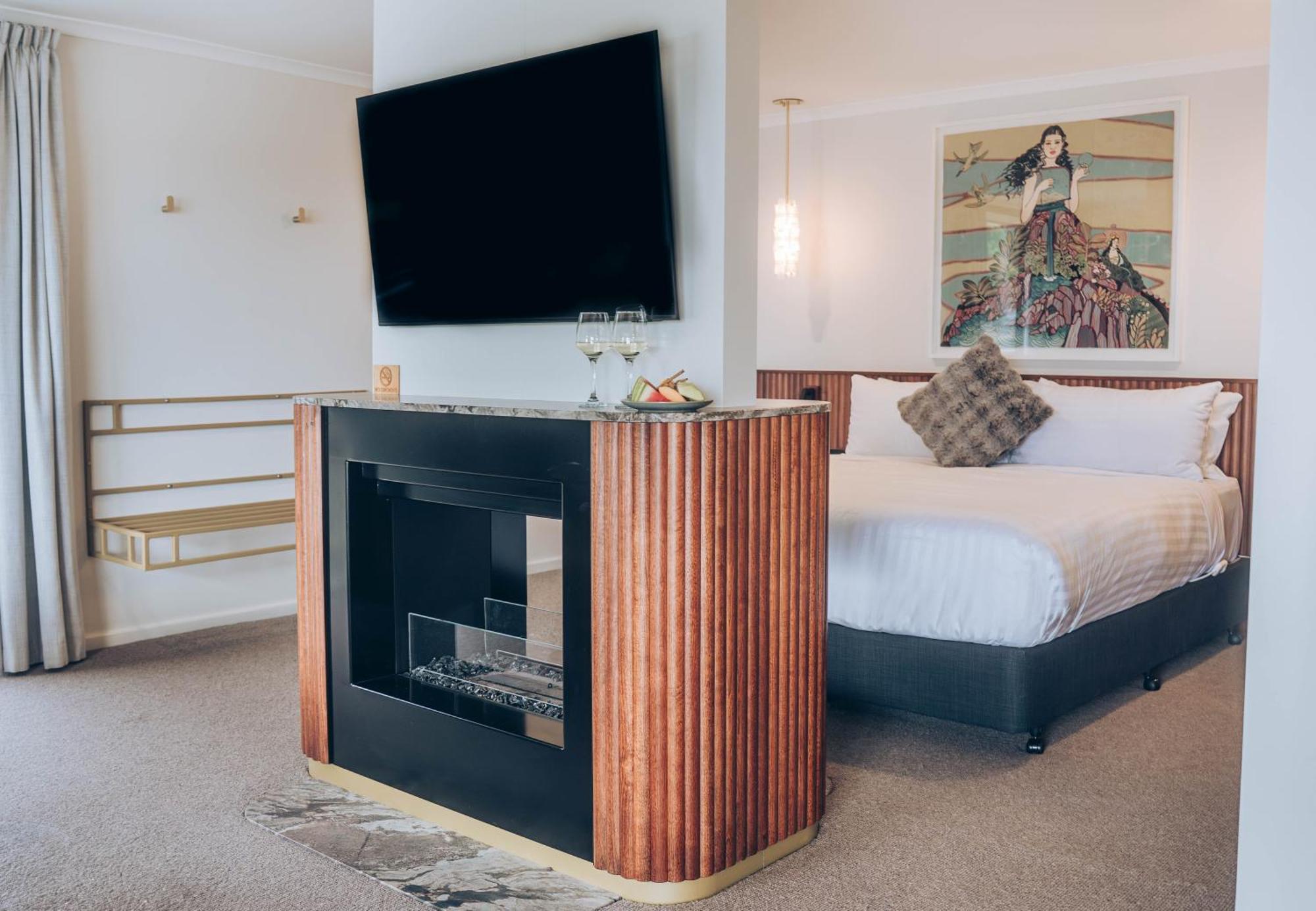 Risby Cove Boutique Hotel Strahan Exterior foto