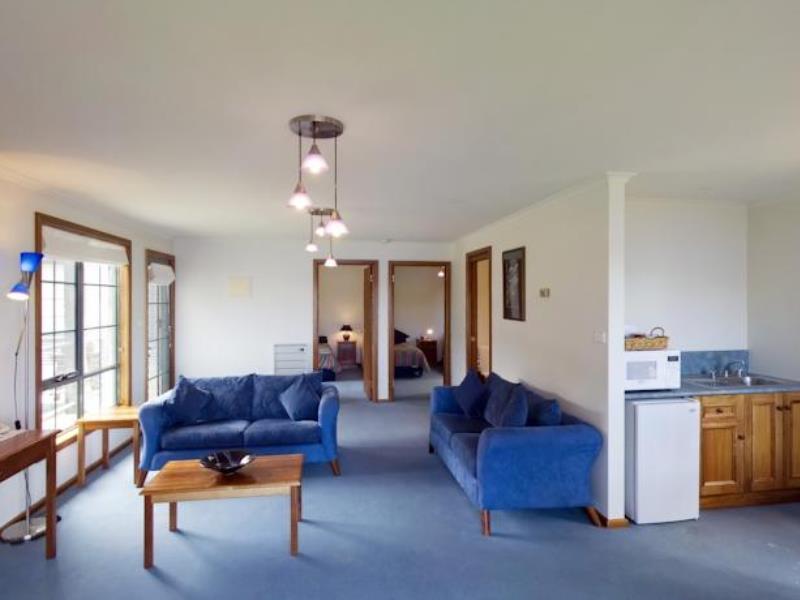 Risby Cove Boutique Hotel Strahan Exterior foto